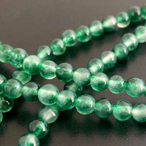 緑系の翡翠濃淡4.5ミリ珠（8個）