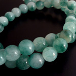 薄い青緑系翡翠の8ミリ珠（10個）