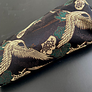 豪華な鶴刺繍ペンケース