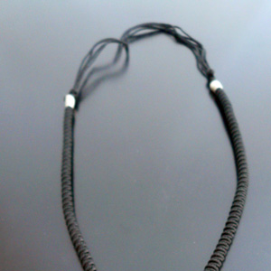 黒の3mm丸紐伸縮ネックレス紐B